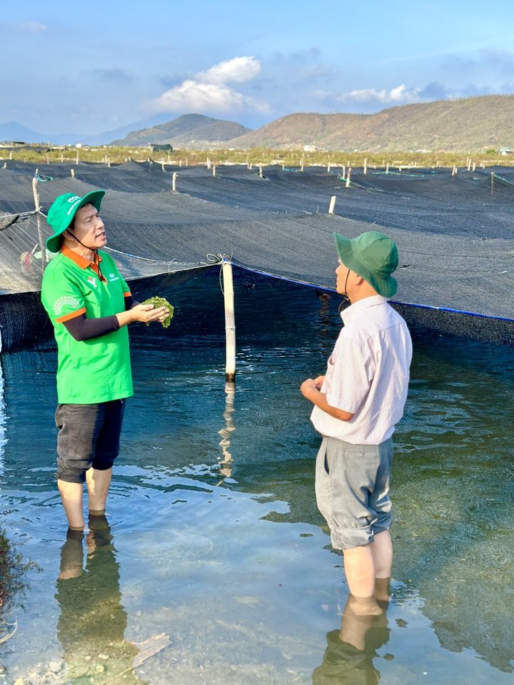 Ảnh tập thể Trí Tín