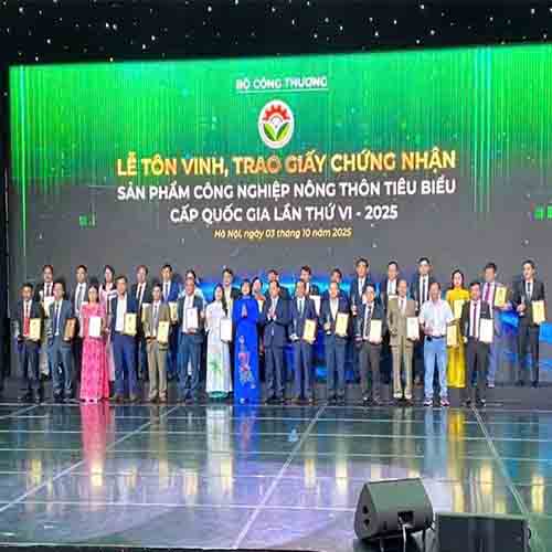 BỘ SẢN PHẨM RONG BIỂN TRÍ TÍN NHẬN GIẢI THƯỞNG  “SẢN PHẨM CÔNG NGHIỆP NÔNG THÔN TIÊU BIỂU CẤP QUỐC GIA NĂM 2025
