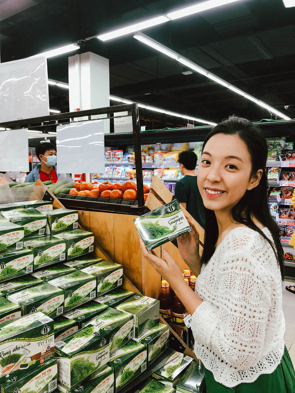 Rong nho Trí Tín trong siêu thị Lotte Mart
