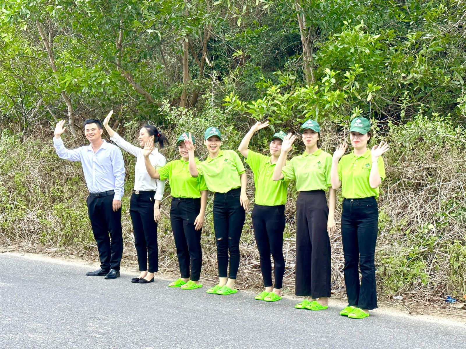 Tạm biệt và hẹn gặp lại