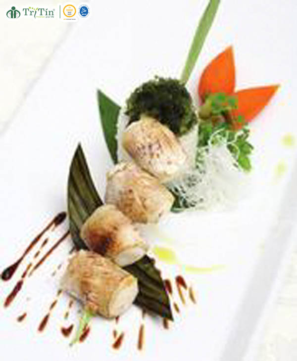 cá nướng và rong nho